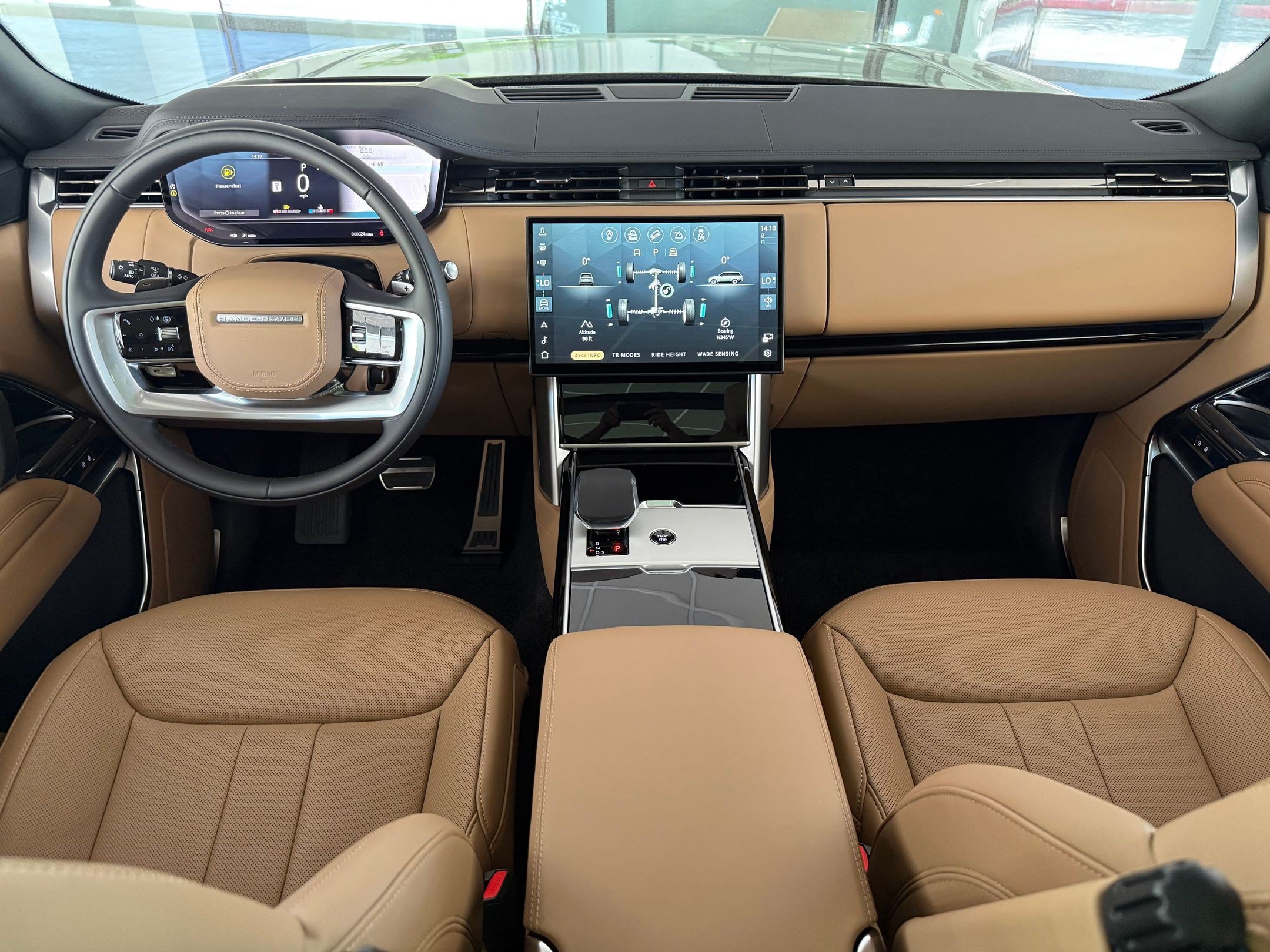 New 2026 Land Rover Range Rover Long Wheelbase SE AWD/4WD image 13