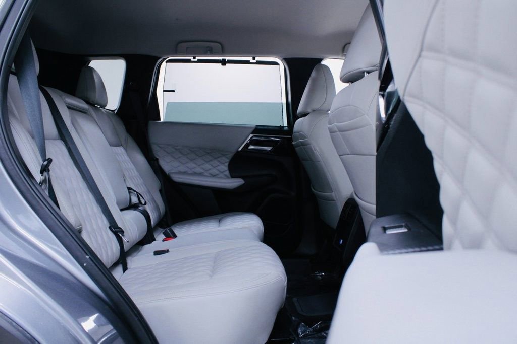 Used 2023 Mitsubishi Outlander SEL image 24