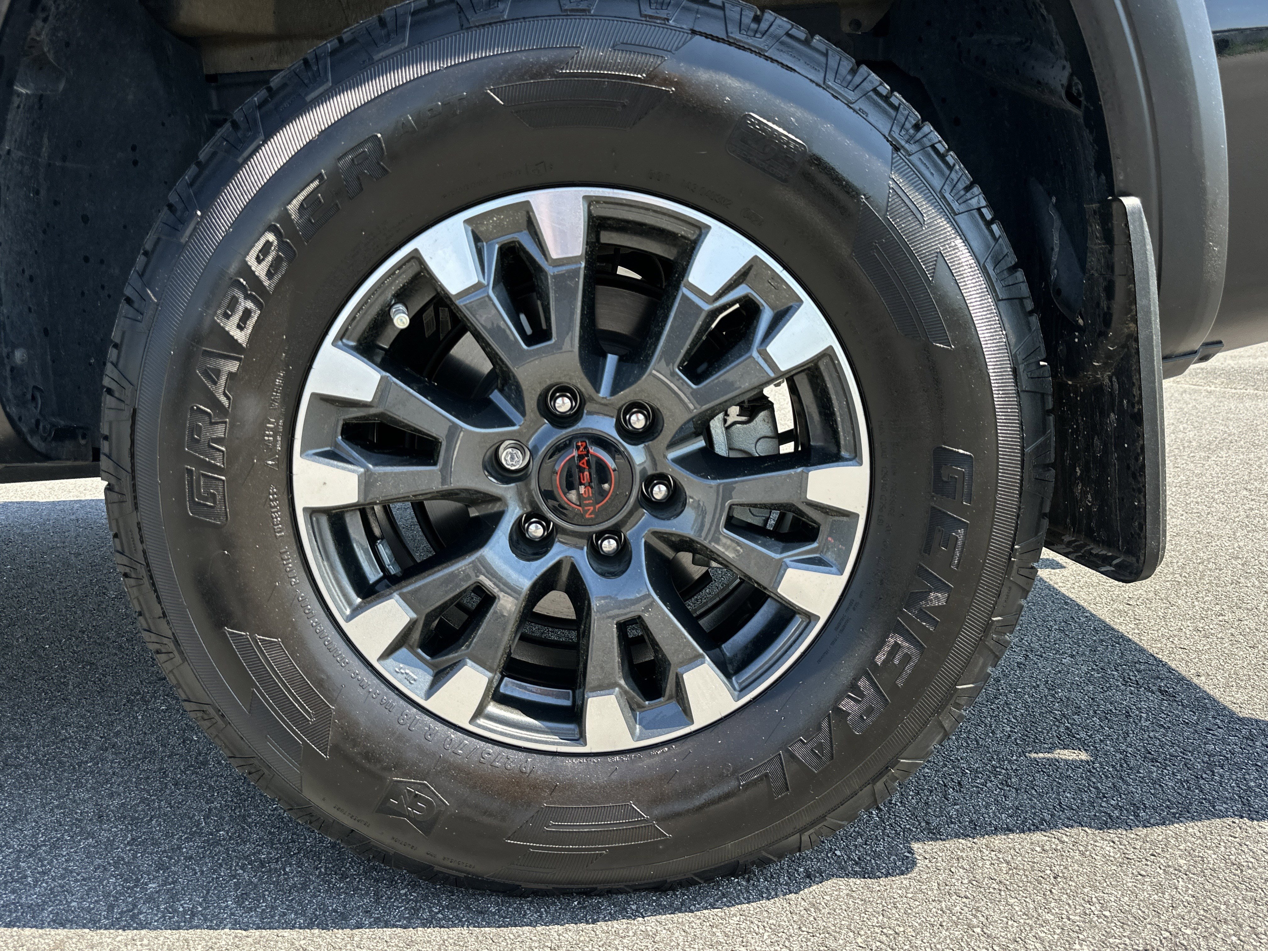 Used 2024 Nissan Titan PRO-4X w/ Pro-4x Convenience Package image 20