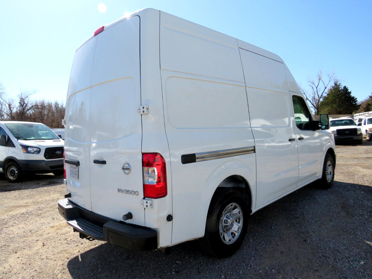 Used 2017 Nissan NV 3500 SV image 4