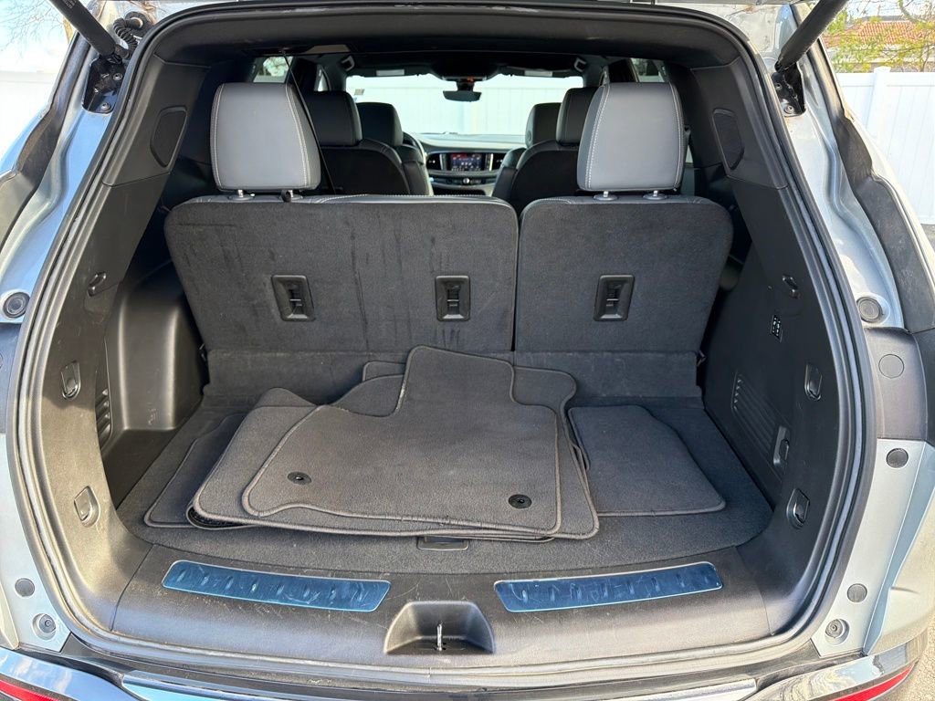 Used 2024 Buick Enclave Premium image 32