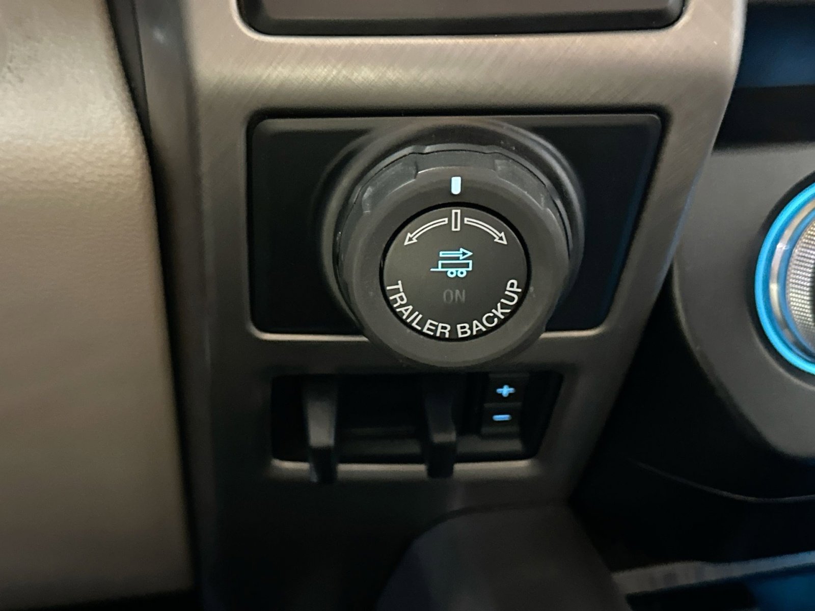 Used 2019 Ford F150 Limited w/ Trailer Tow Package image 28