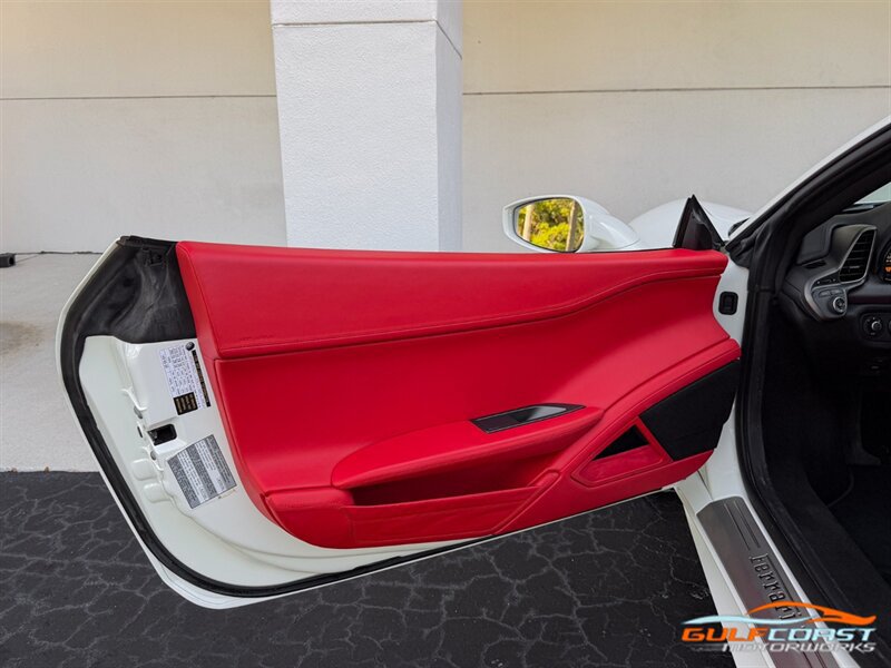 Used 2014 Ferrari 458 Italia Coupe RWD image 24