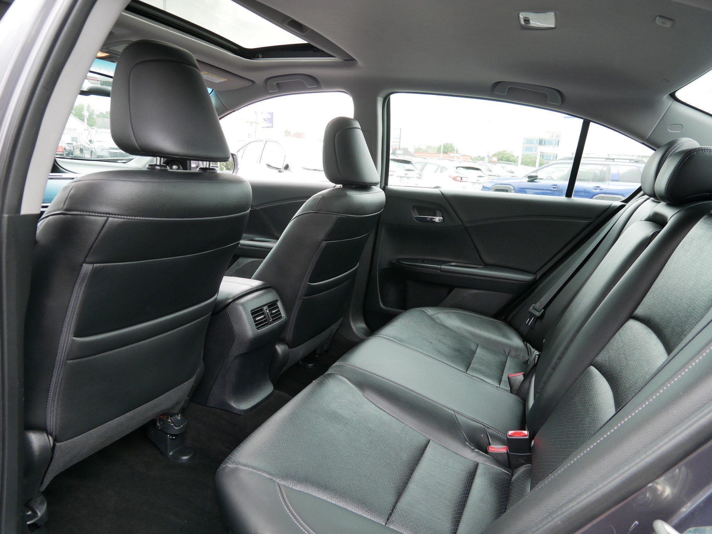 Used 2017 Honda Accord EX-L image 33