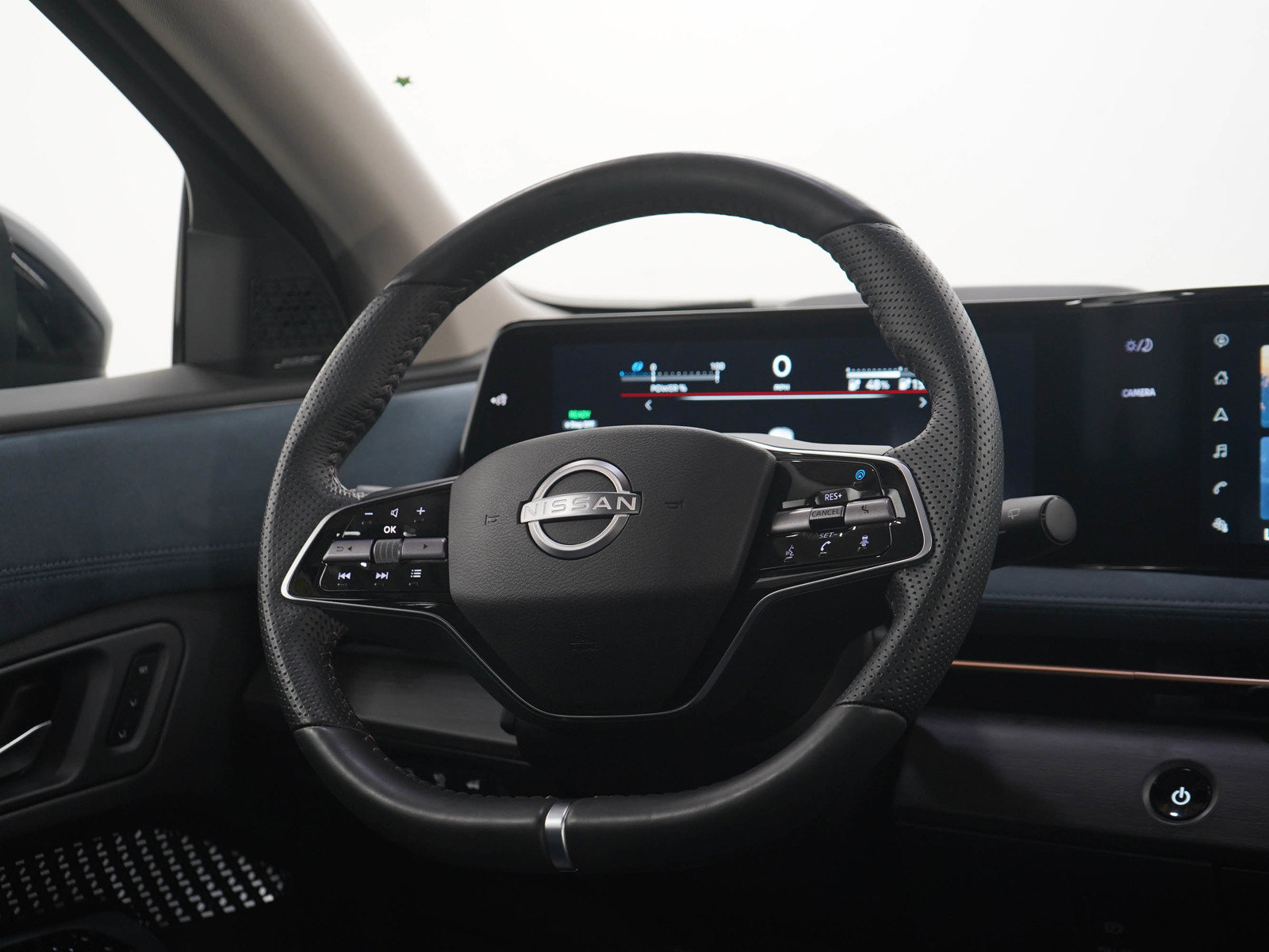Used 2023 Nissan Ariya AWD/4WD image 14