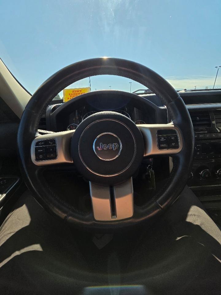 Used 2011 Jeep Liberty Limited Jet AWD/4WD image 17