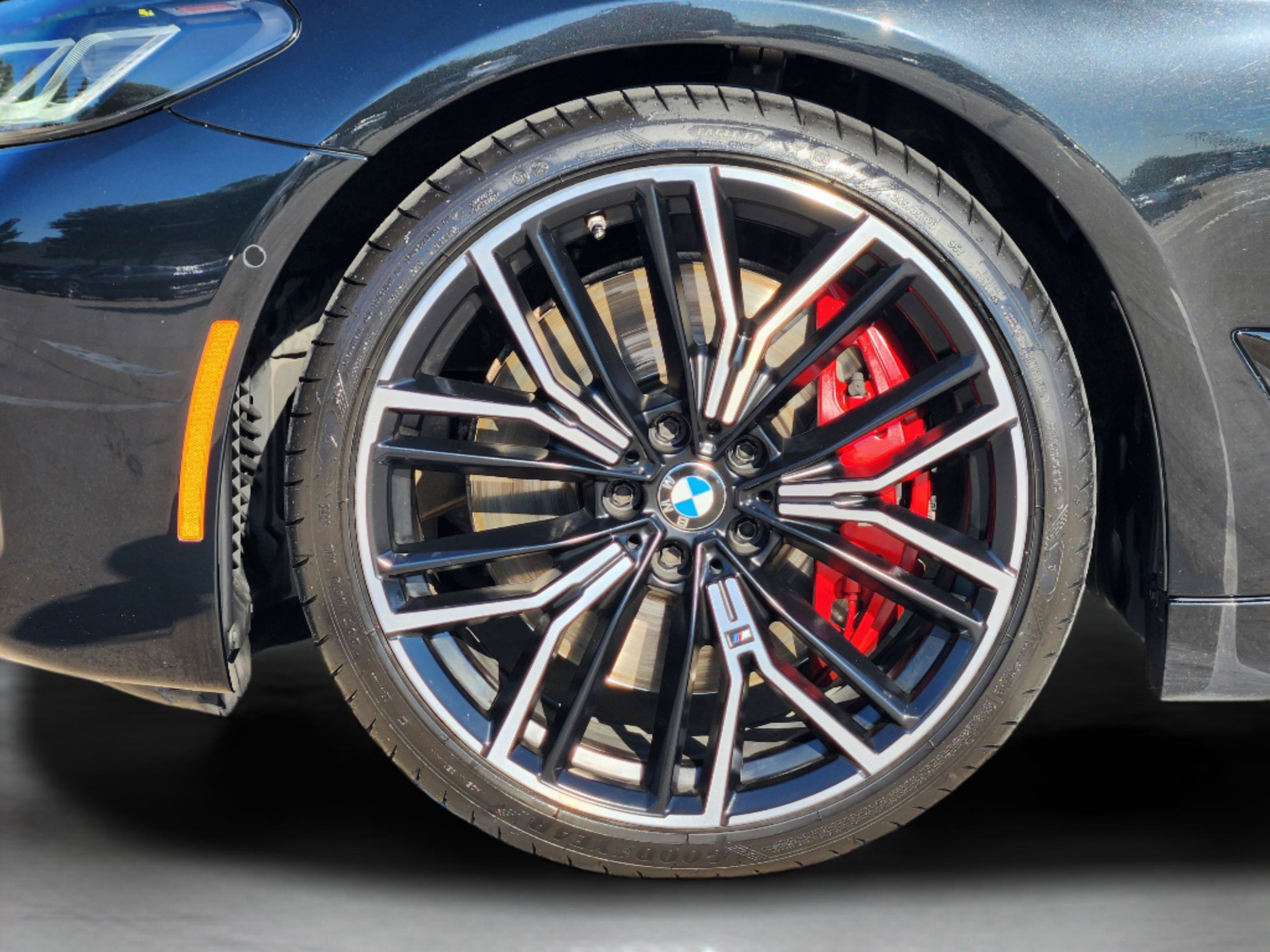 Used 2022 BMW M550i xDrive w/ Shadowloine Package AWD/4WD image 29