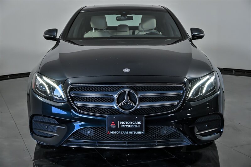 Used 2017 Mercedes-Benz E 300 4MATIC image 4