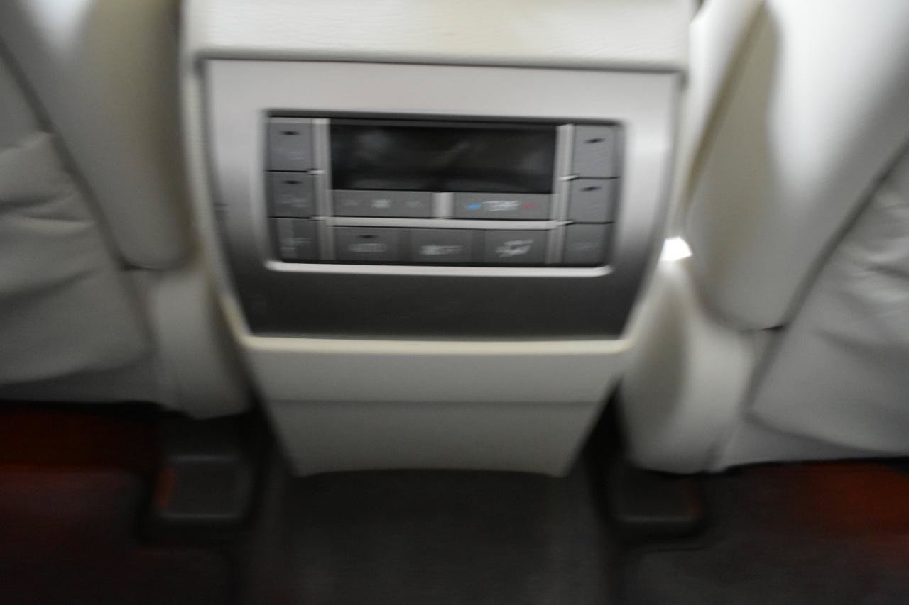 Used 2014 Lexus GX 460 w/ Premium Package AWD/4WD image 26