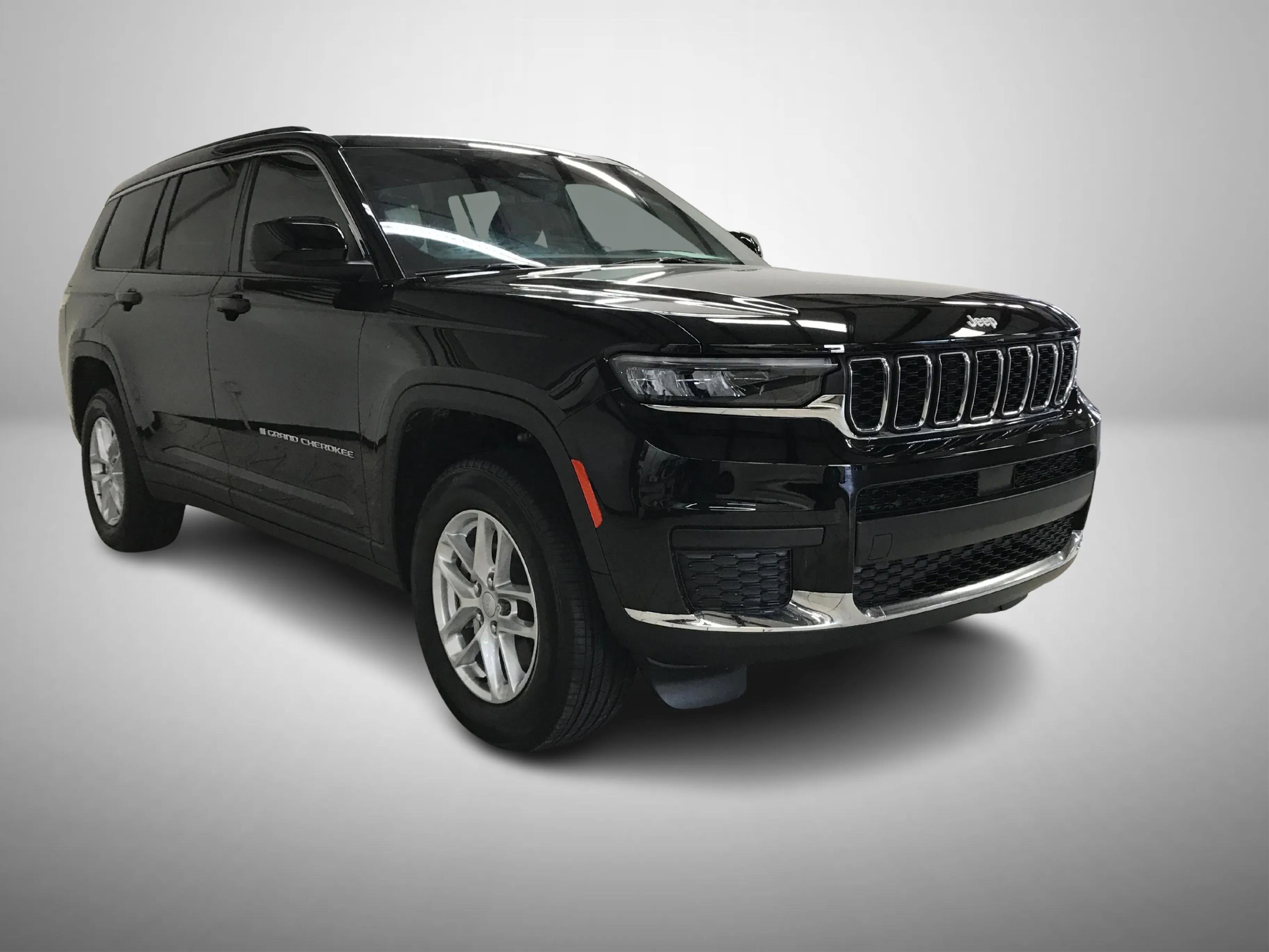Used 2025 Jeep Grand Cherokee L Laredo w/ Trailer Tow Package AWD/4WD image 1