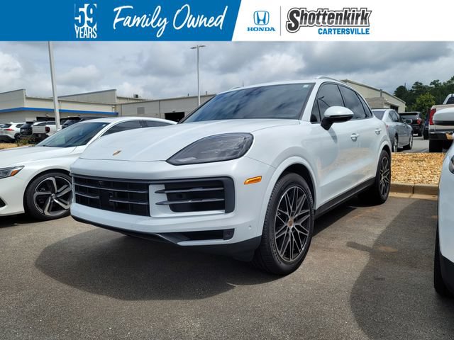 Used 2025 Porsche Cayenne w/ Premium Package Plus AWD/4WD image 1