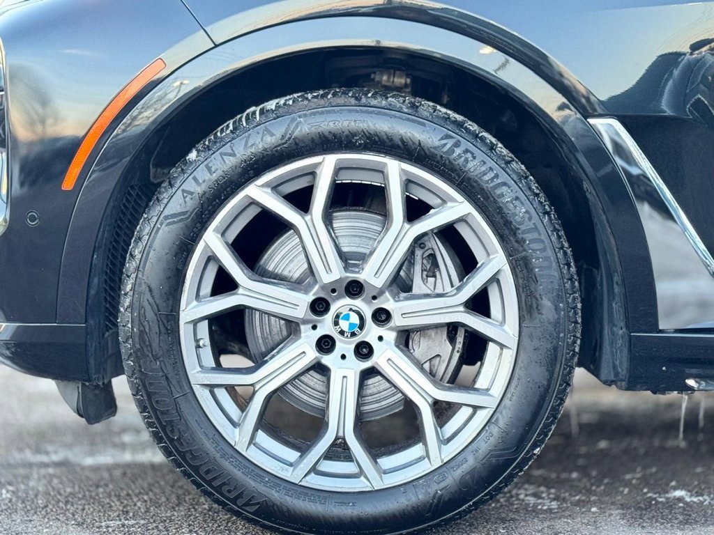 Used 2023 BMW X7 xDrive40i w/ Premium Package image 11