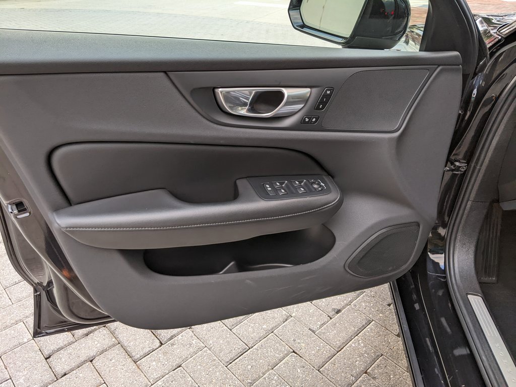 Certified 2025 Volvo S60 B5 Plus image 9