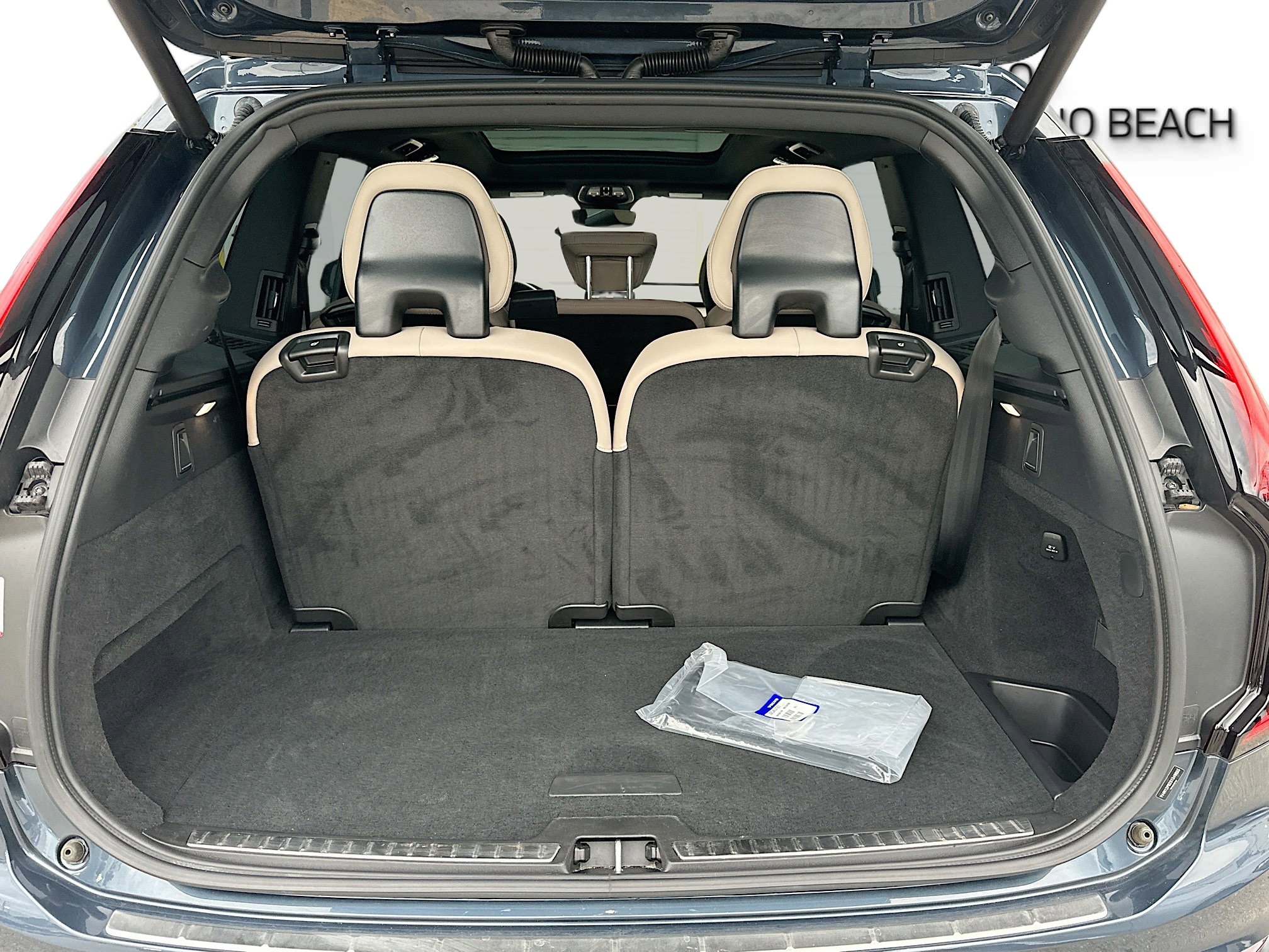 Used 2025 Volvo XC90 B5 Plus w/ Protection Package Premier image 29