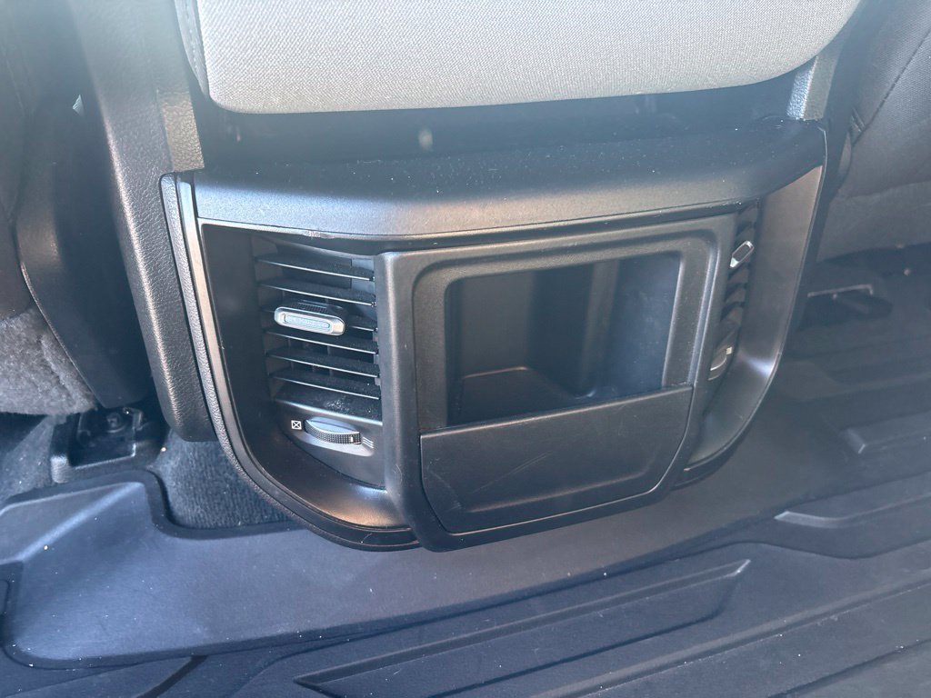 Used 2022 RAM 1500 4x4 Crew Cab image 17