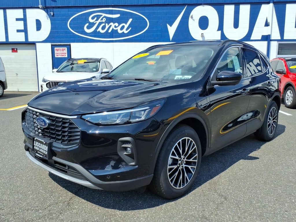 New 2023 Ford Escape SE w/ PHEV Premium Package FWD image 3
