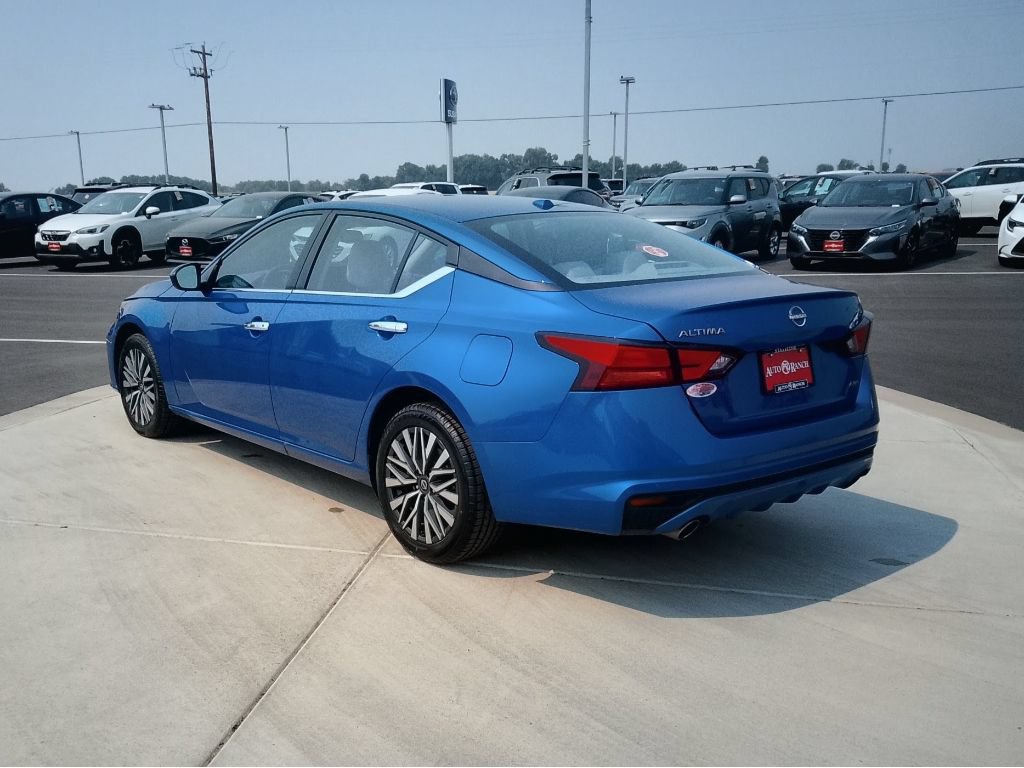 Used 2025 Nissan Altima 2.5 SV w/ SV Premium Package AWD/4WD image 5