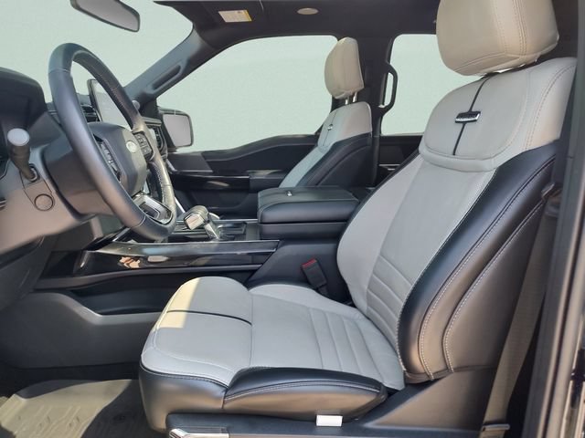Used 2023 Ford F150 Lightning Platinum AWD/4WD image 25