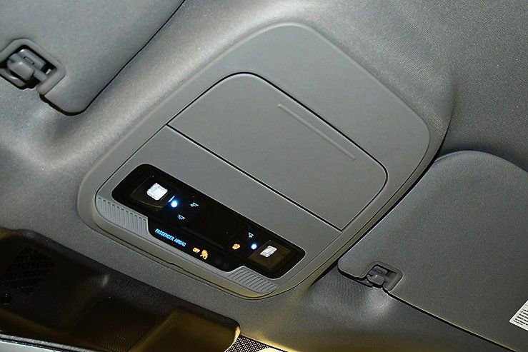 Used 2023 Ford F150 Lightning XLT image 30