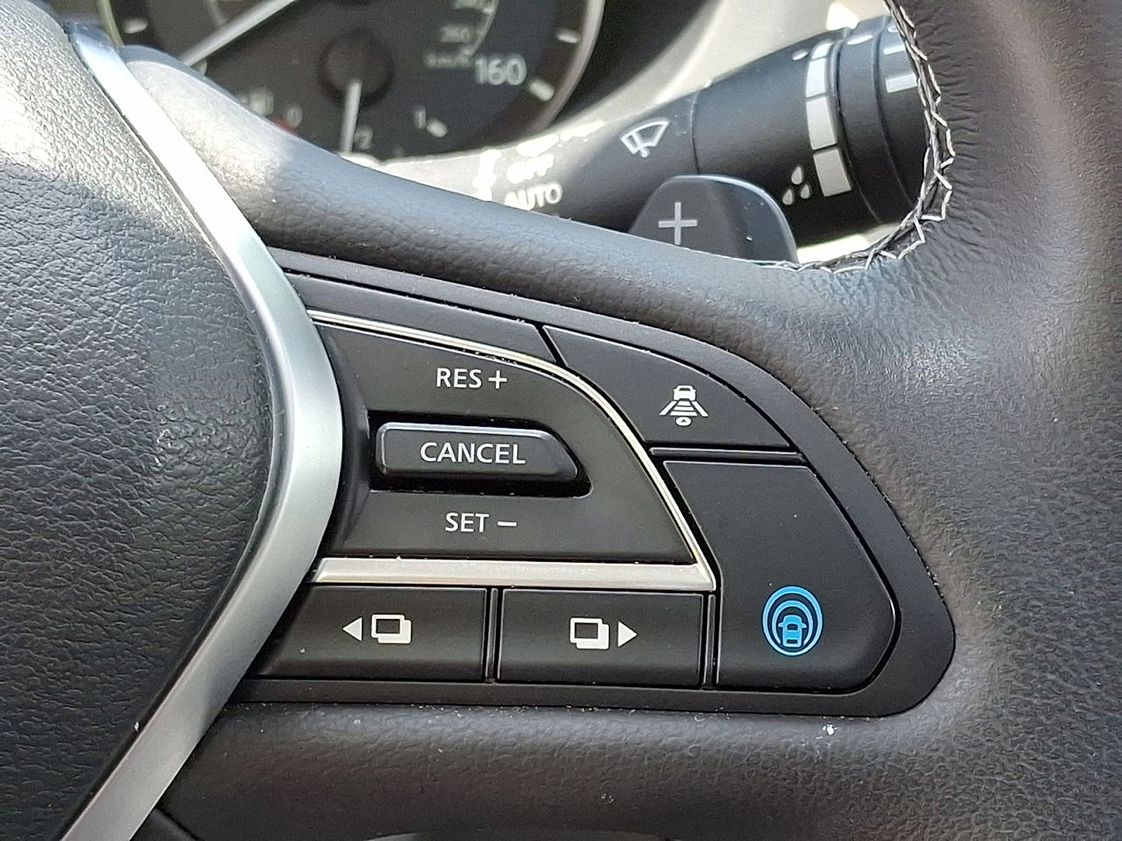 Used 2024 INFINITI QX50 Sensory image 18