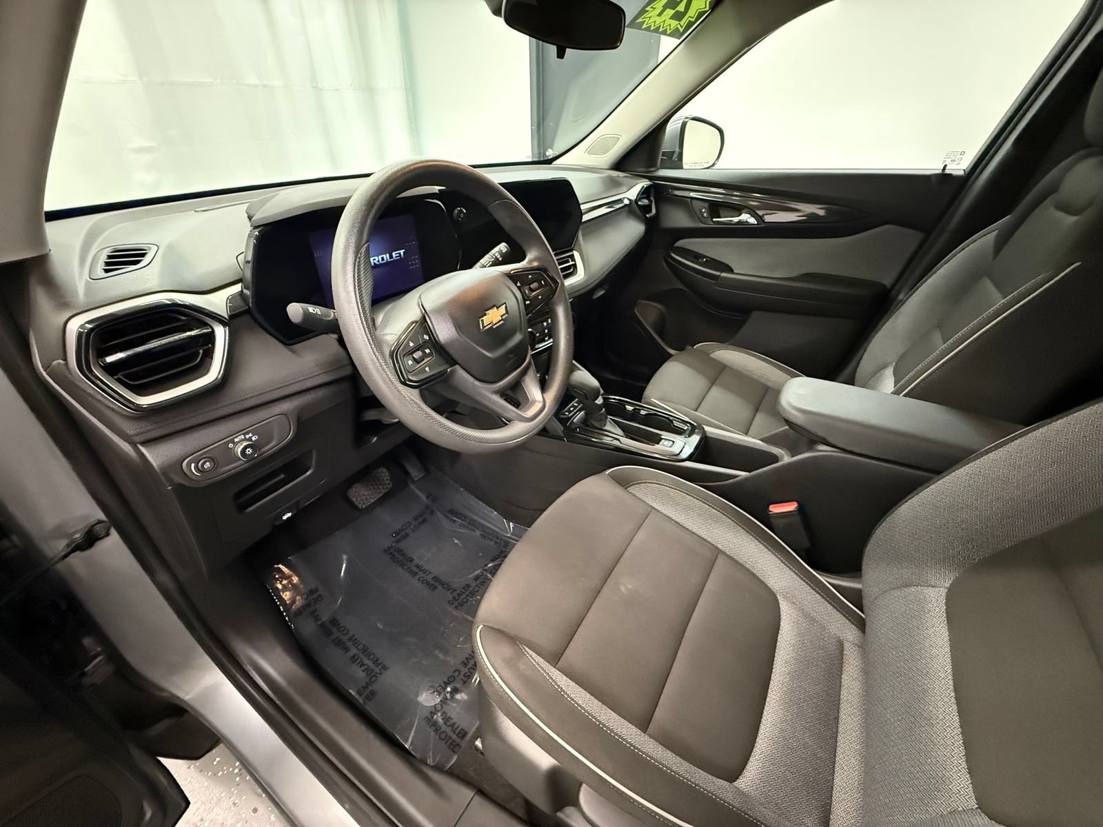 Used 2024 Chevrolet TrailBlazer LT AWD/4WD image 11