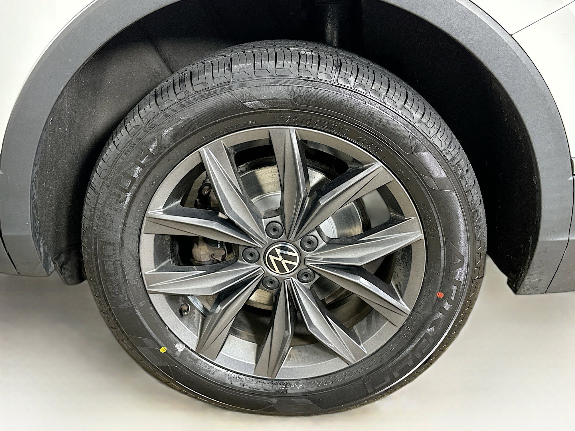 Used 2022 Volkswagen Tiguan SE image 11