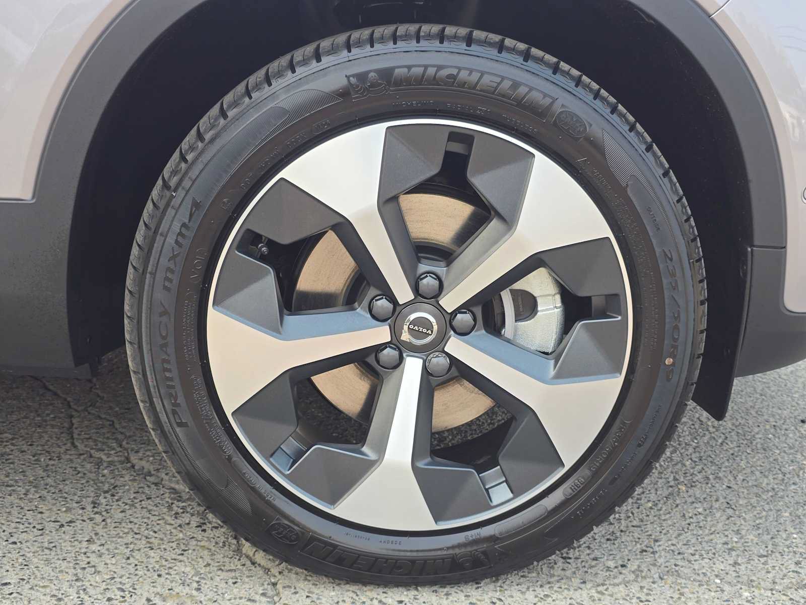 New 2026 Volvo XC40 B5 Plus w/ Protection Package Premier AWD/4WD image 9