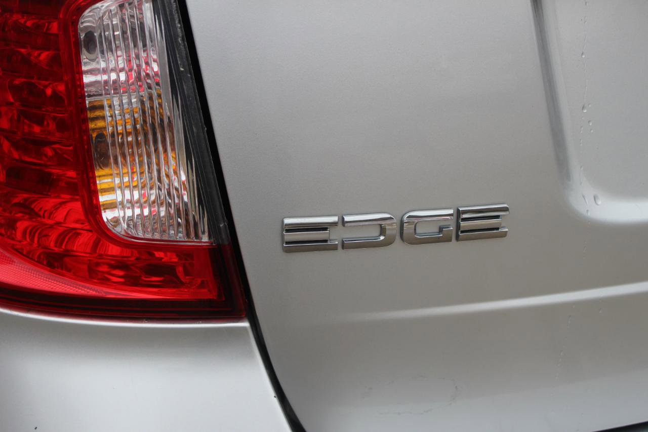 Used 2012 Ford Edge SEL AWD/4WD image 45