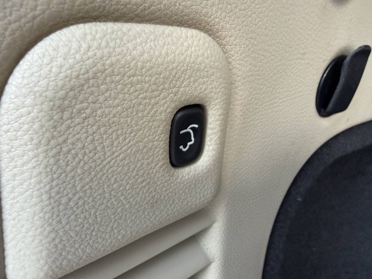 Used 2015 Jeep Grand Cherokee Limited AWD/4WD image 8