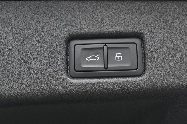 Certified 2025 Audi Q5 Premium w/ Convenience Package AWD/4WD image 32