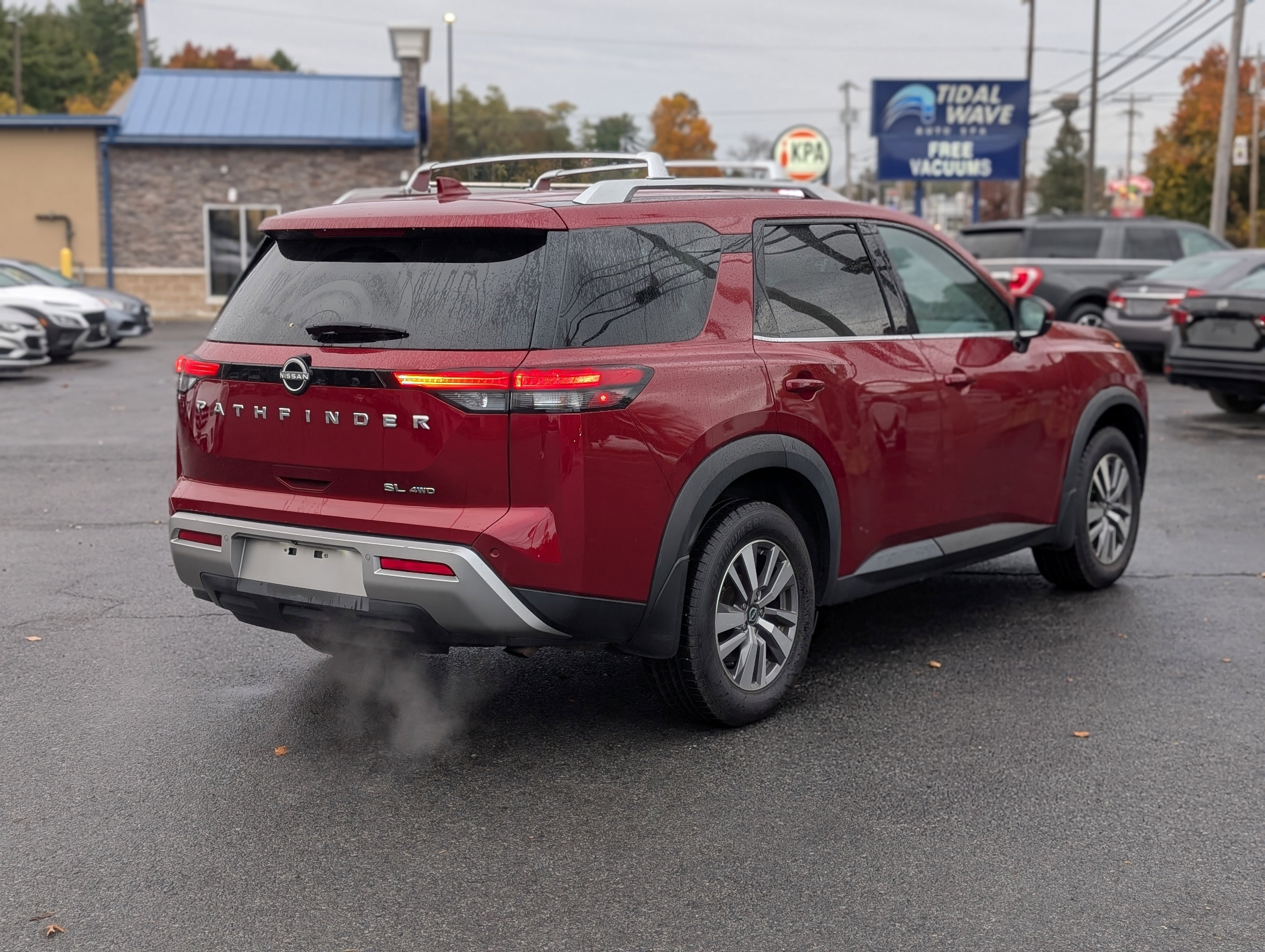 Used 2022 Nissan Pathfinder SL image 11