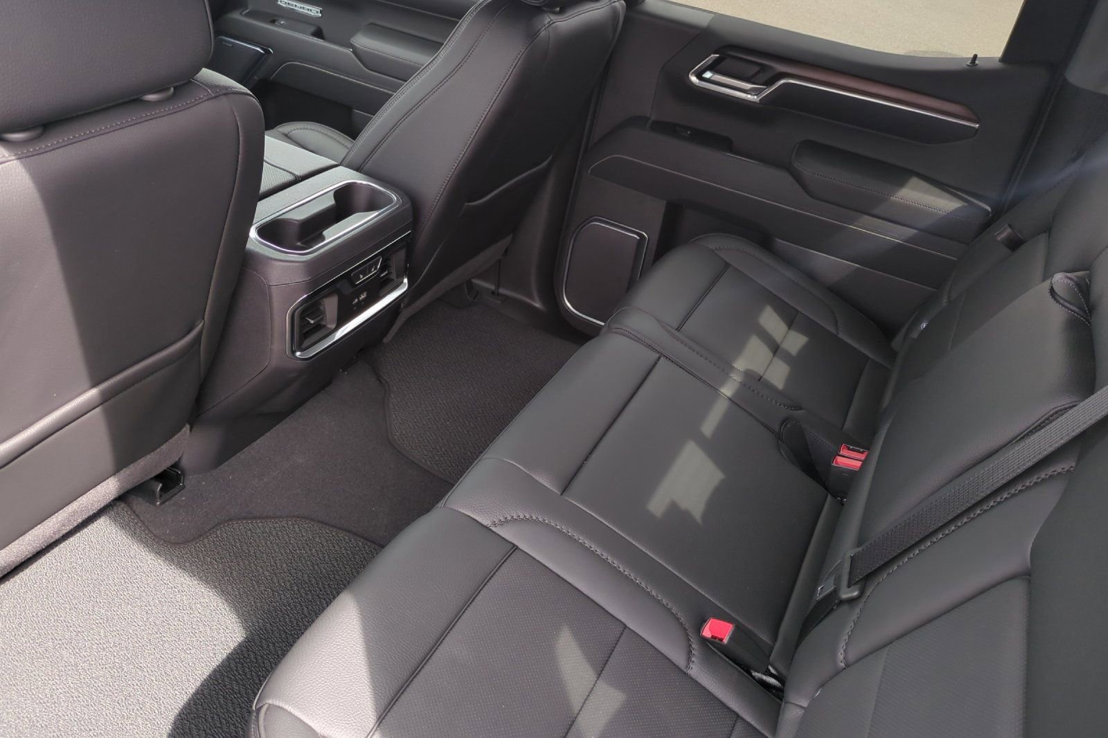 Used 2026 GMC Sierra 1500 Denali w/ Technology Package AWD/4WD image 13