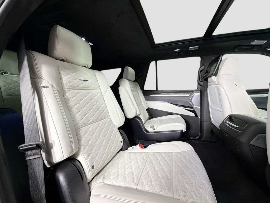 Used 2025 Cadillac Escalade V AWD/4WD image 31
