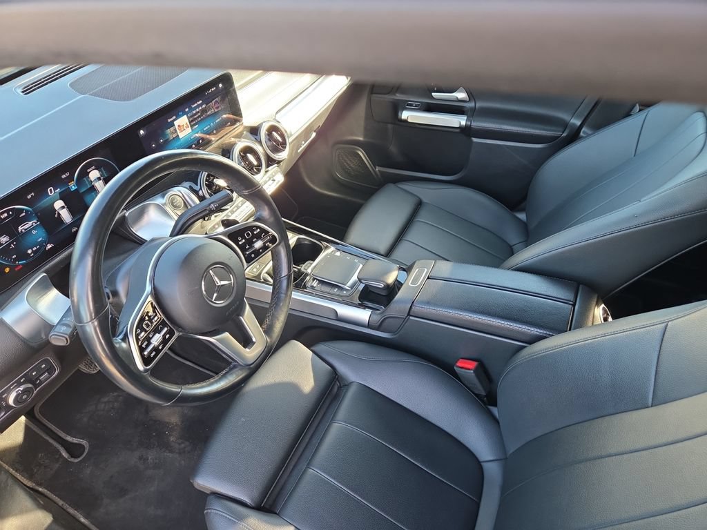 Used 2023 Mercedes-Benz GLB 250 4MATIC w/ Premium Package image 35