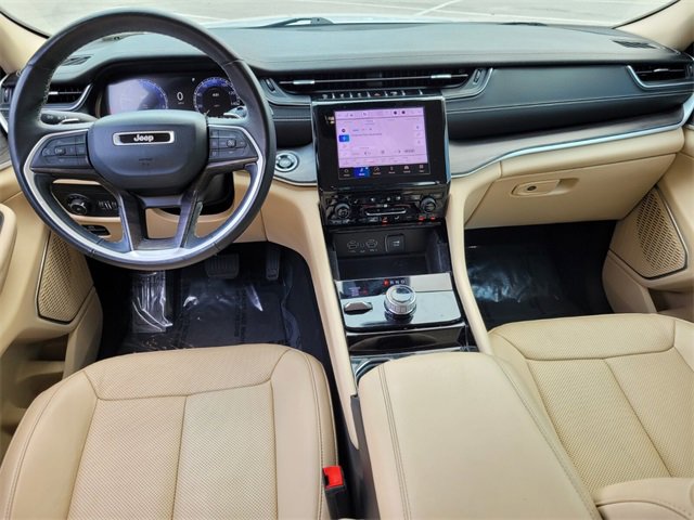 Used 2022 Jeep Grand Cherokee L Limited w/ Luxury Tech Group II image 16