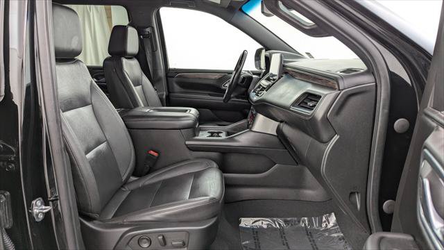 Used 2022 Chevrolet Suburban Z71 w/ Luxury Package AWD/4WD image 23
