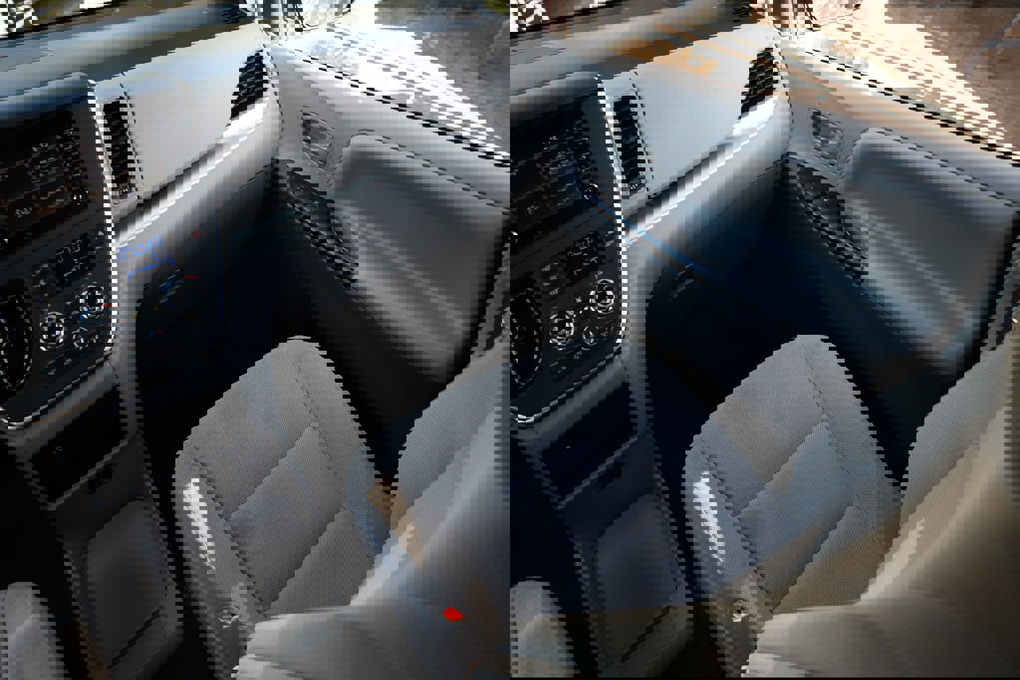 Used 2019 Toyota Sienna L image 27