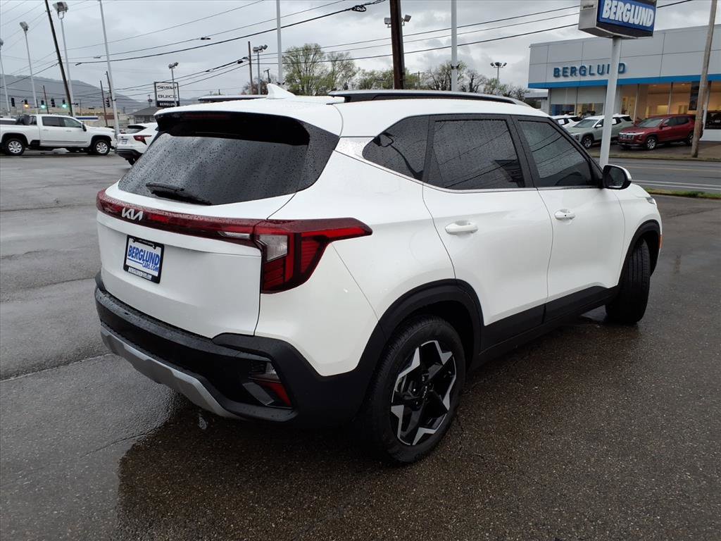 Used 2025 Kia Seltos EX w/ EX Sunroof Package image 4