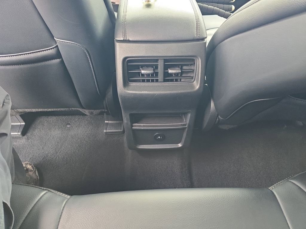 Used 2024 Ford Edge SEL image 25