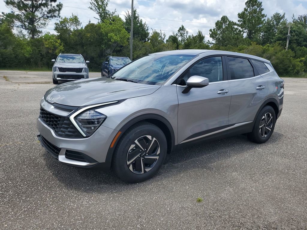 New 2025 Kia Sportage LX FWD image 2