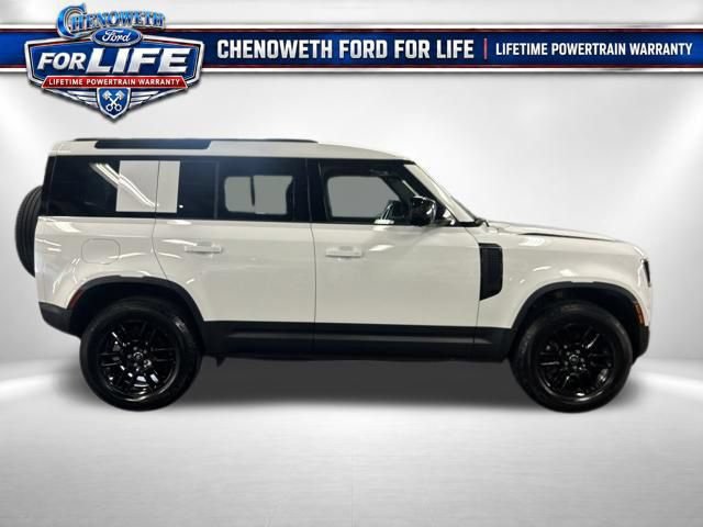 Used 2025 Land Rover Defender 110 S AWD/4WD image 6