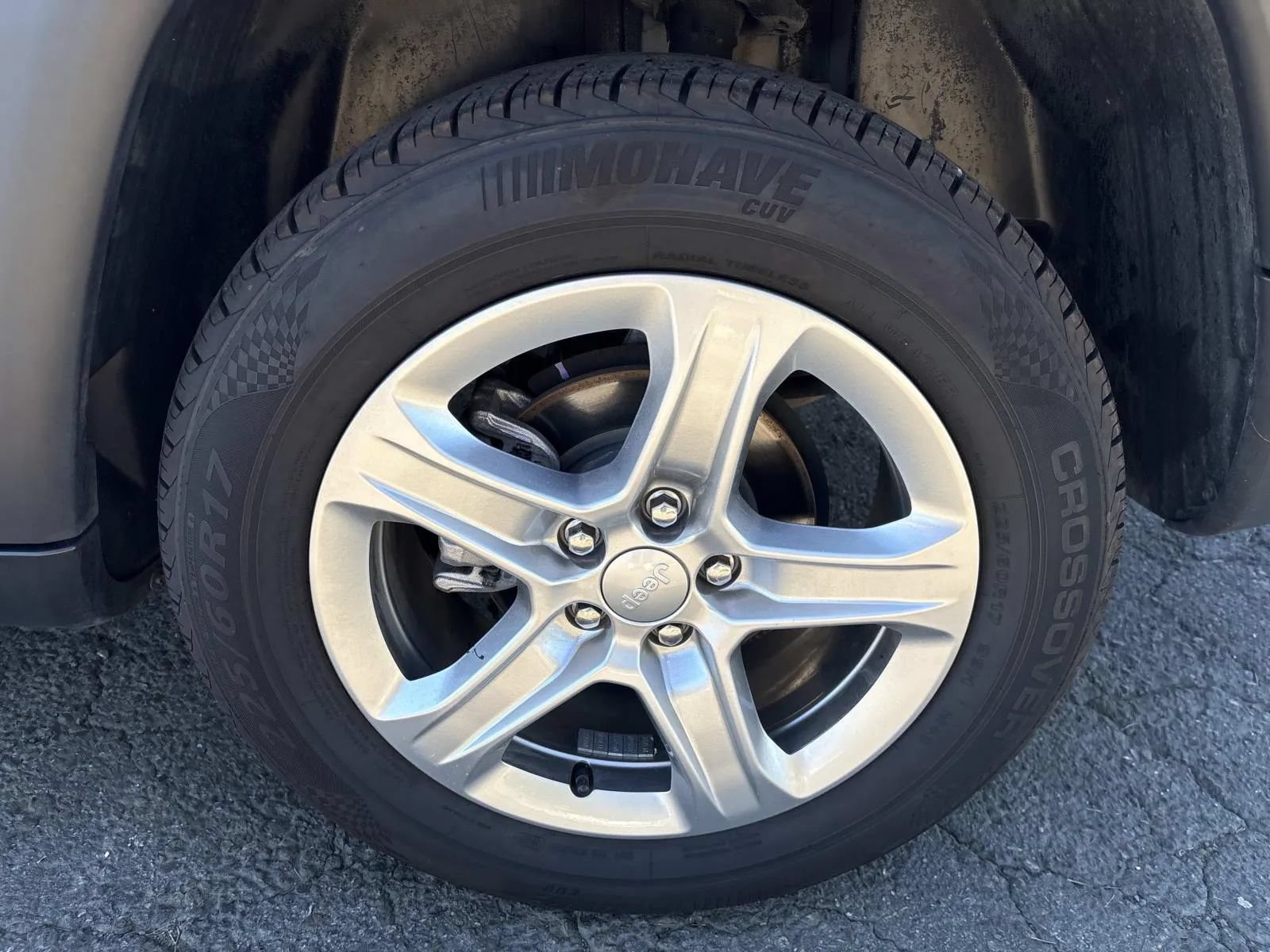 Used 2024 Jeep Compass Latitude AWD/4WD image 11