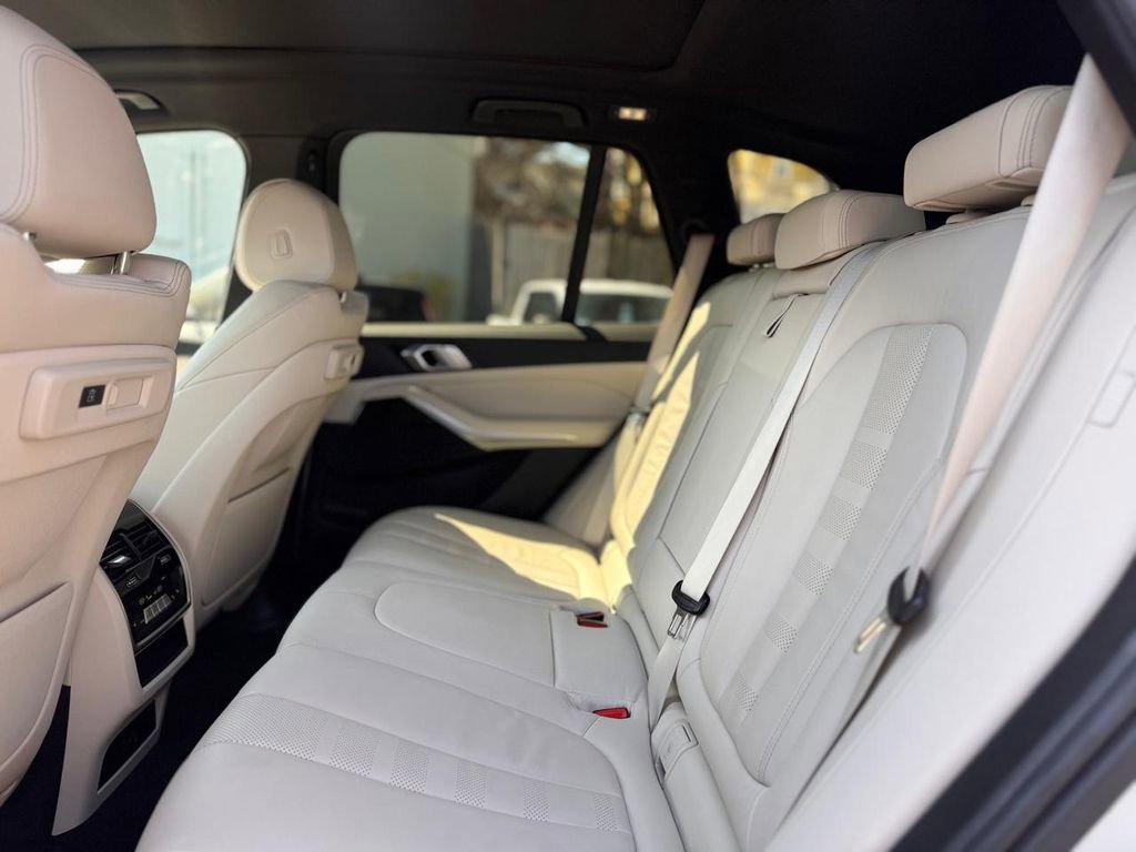 Used 2020 BMW X5 xDrive40i w/ Convenience Package image 21