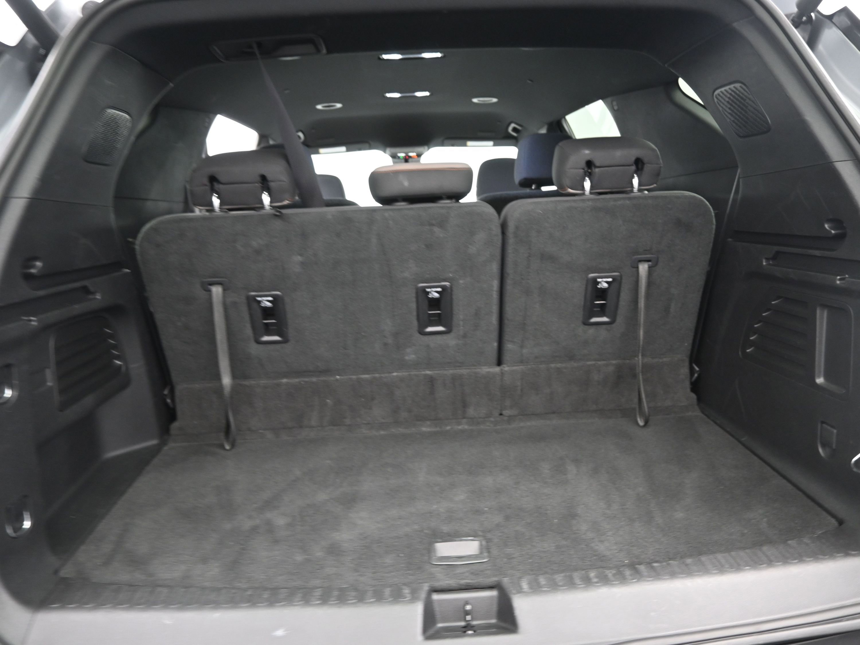 Used 2025 Chevrolet Traverse LT image 19