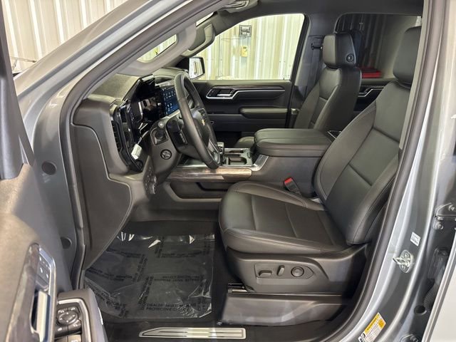 Used 2025 Chevrolet Silverado 1500 LTZ AWD/4WD image 50