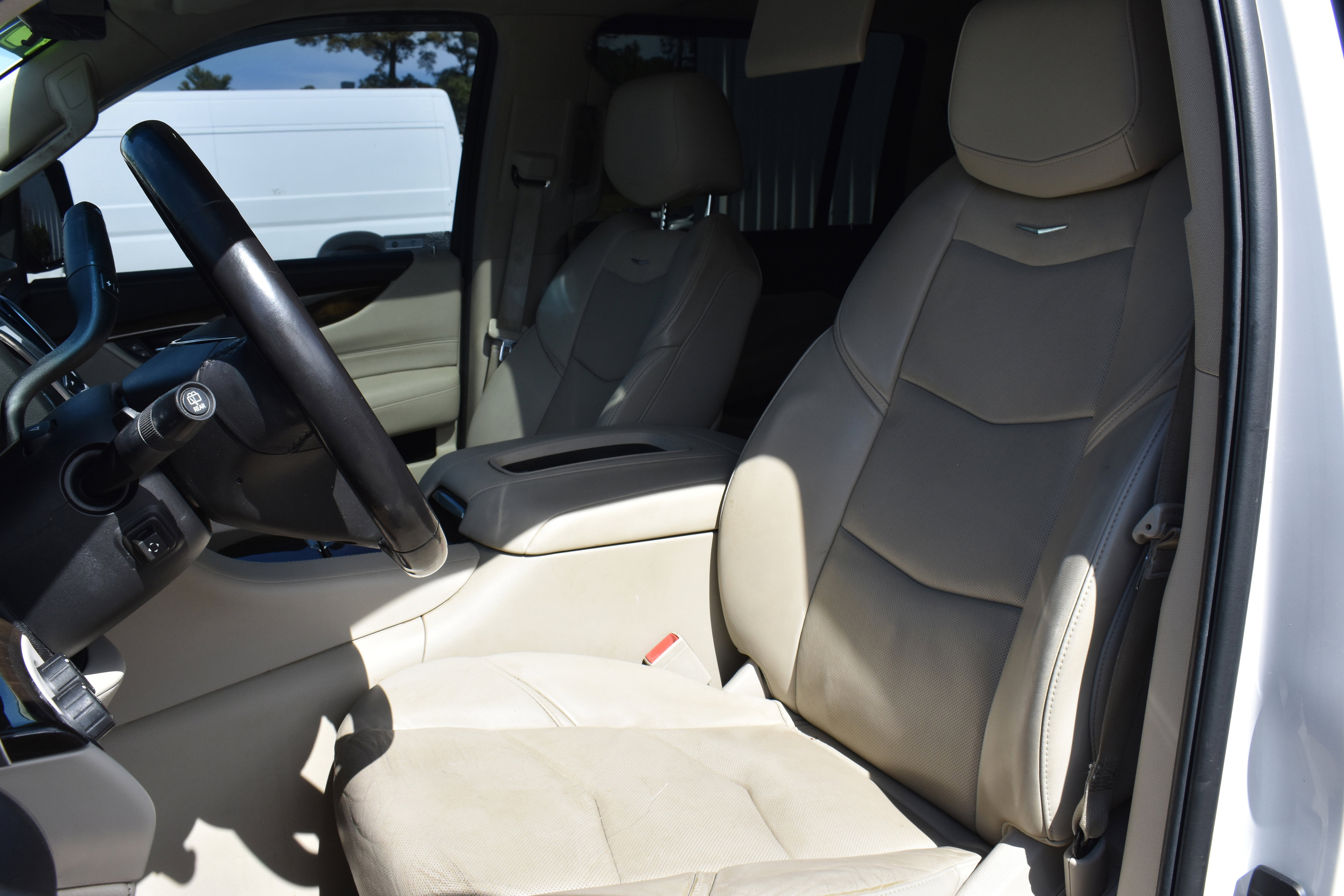 Used 2019 Cadillac Escalade ESV Premium Luxury w/ LPO, Radiant Package image 29