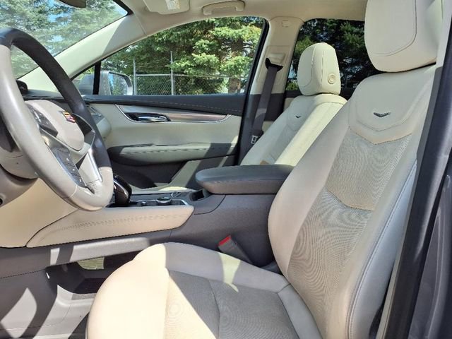 Used 2020 Cadillac XT5 Premium Luxury FWD image 12