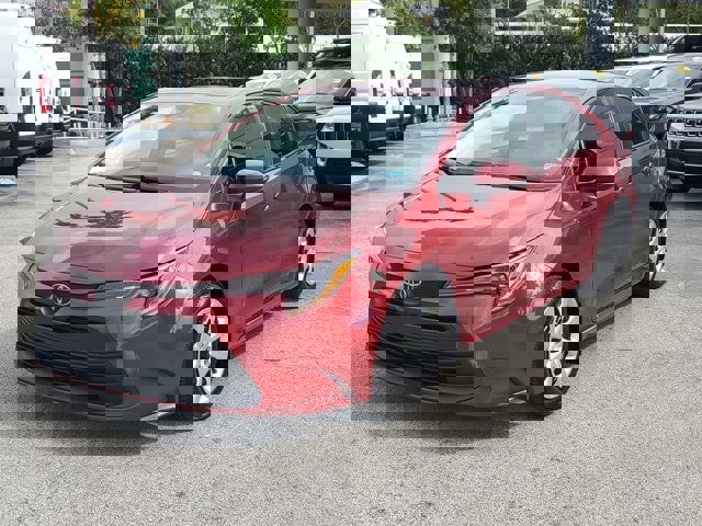 Used 2025 Toyota Corolla LE image 3