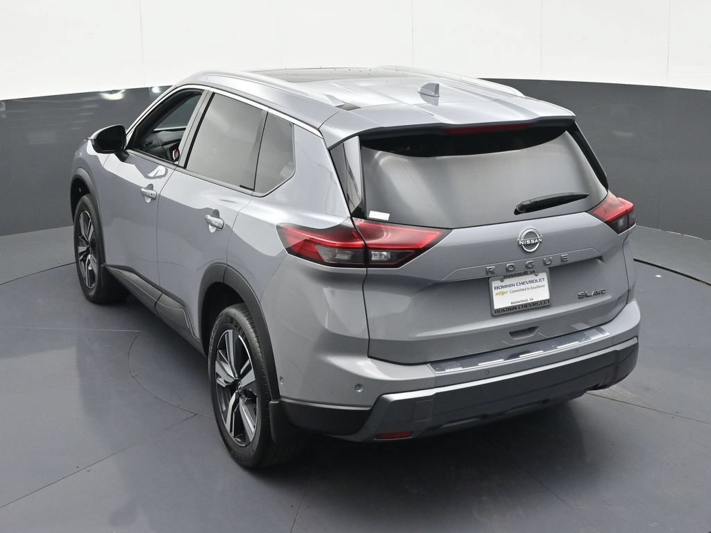 Used 2025 Nissan Rogue SL w/ SL Premium Package AWD/4WD image 25