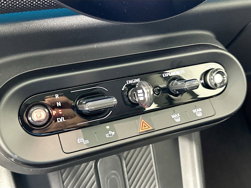 Certified 2025 MINI Cooper 2-Door Hardtop image 15